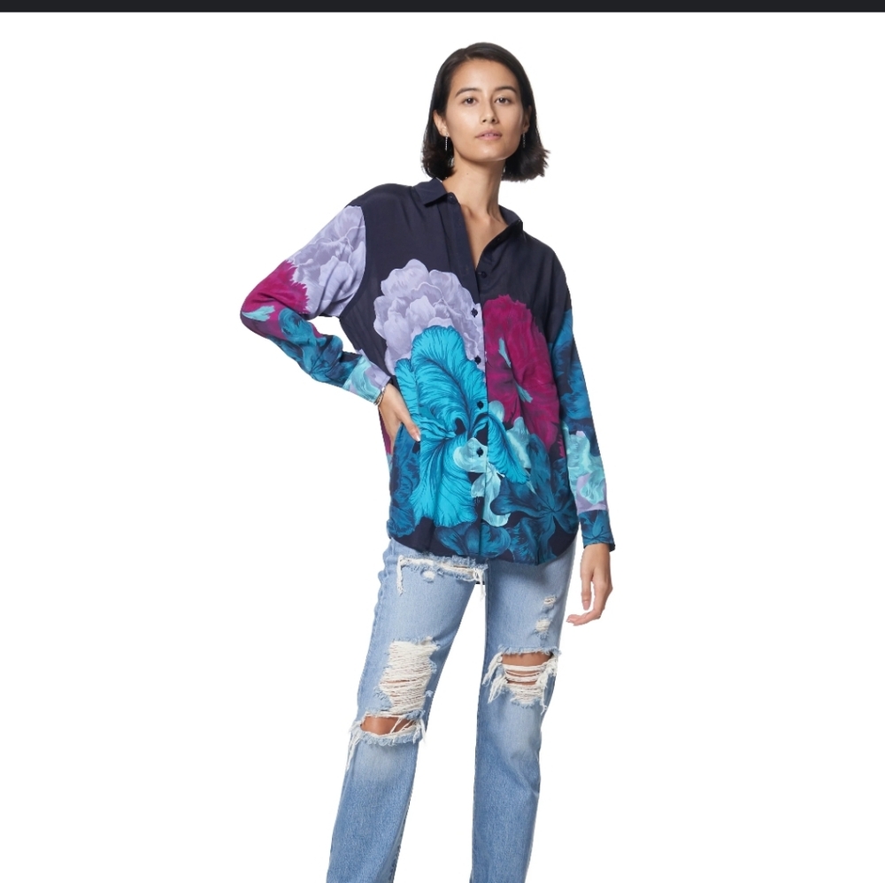 The KIT Daniel Vosovic Zoe Shirt XS